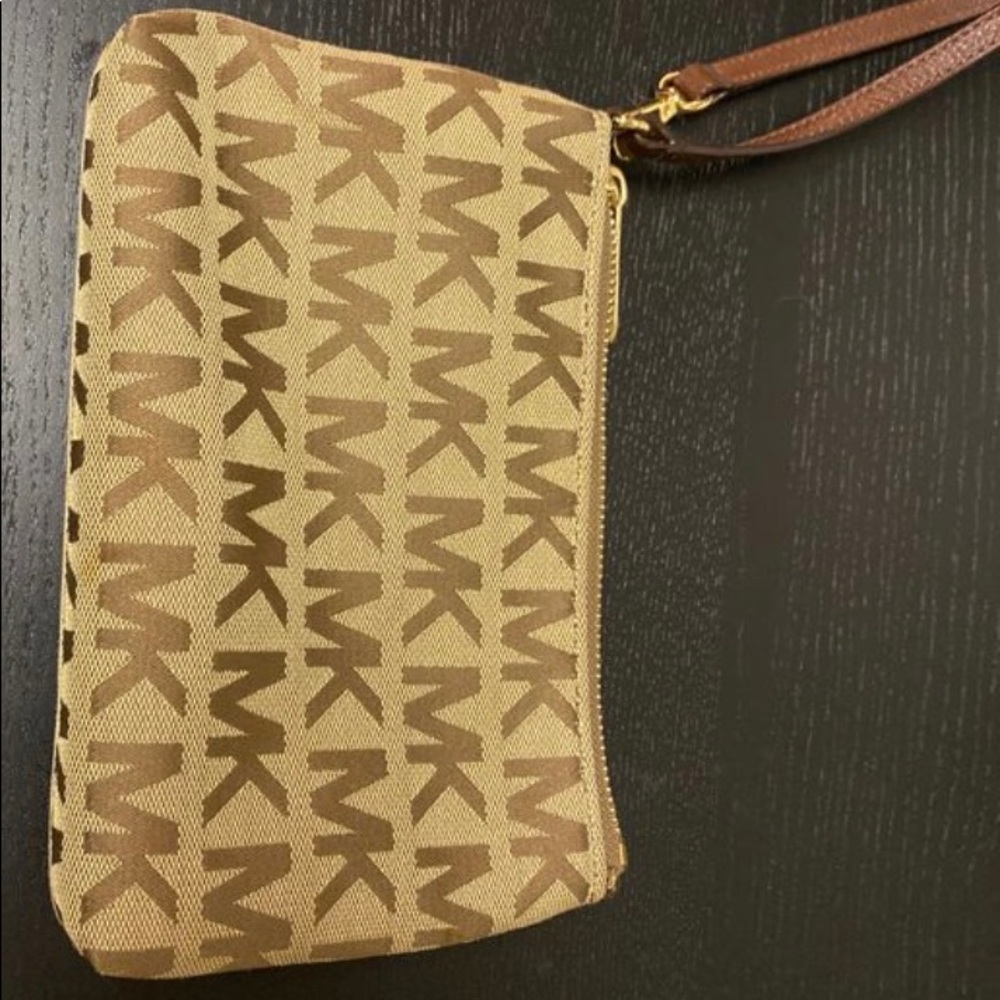 Michael Kors Wristlet